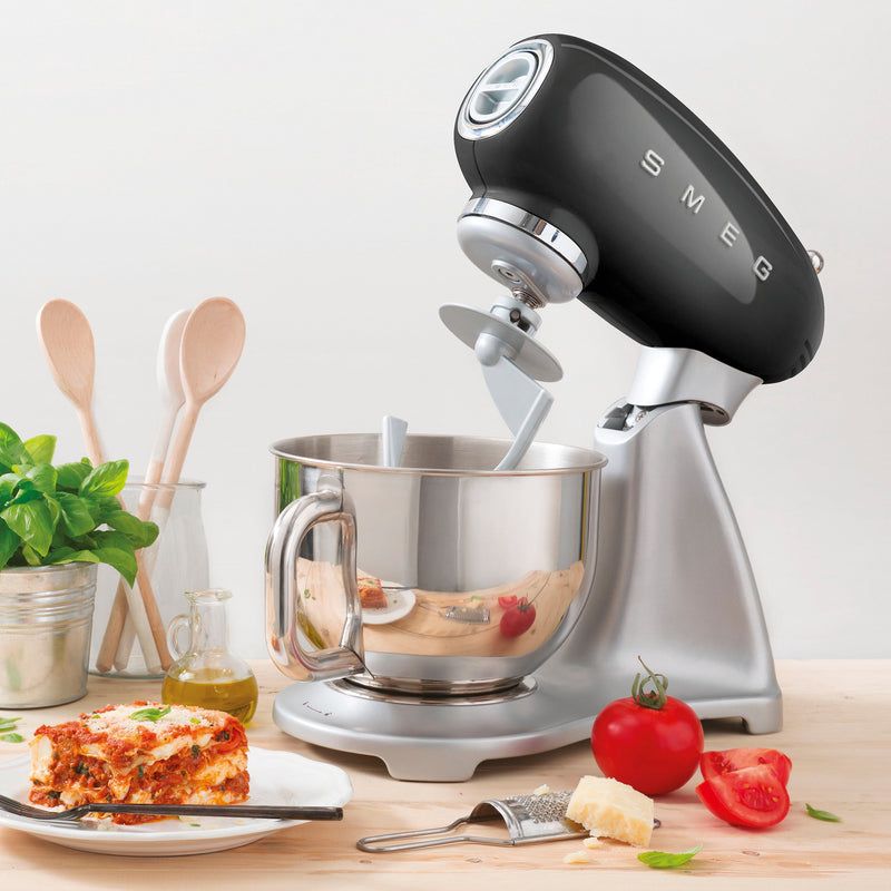 Smeg - Küchenmaschine SMF02 | Schwarz