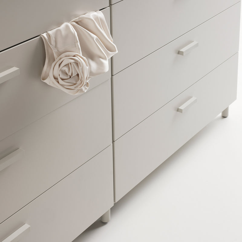 String - Relief Kommode breit | beige