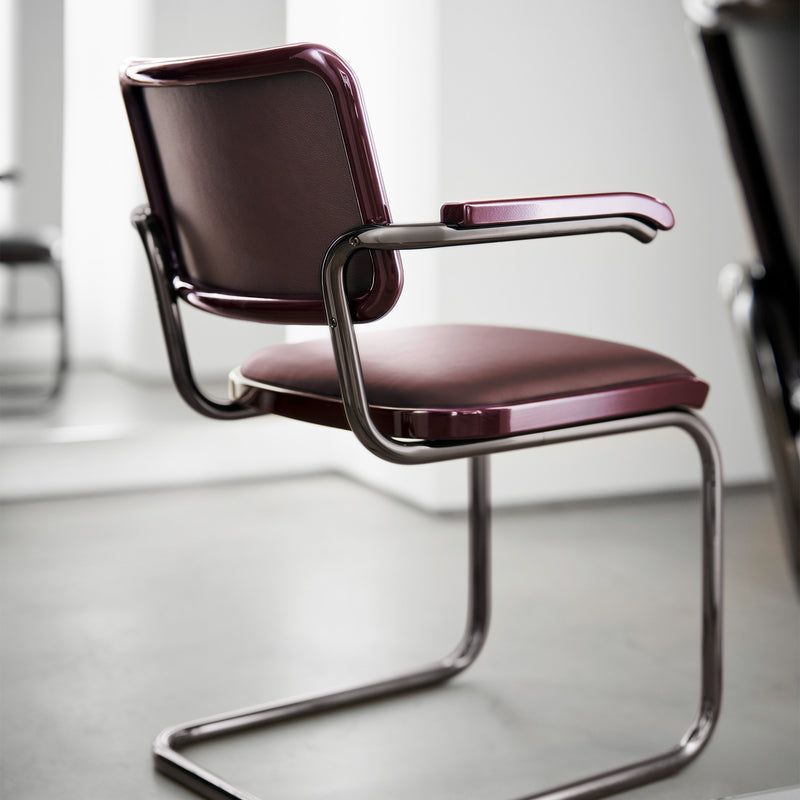 Thonet - JS. THONET by Jil Sander S 64 Freischwinger | Leder graphite ruby red / high-gloss graphite ruby red / Glossy Titan