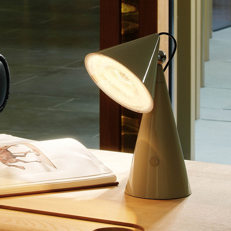 Tom Dixon - Pose LED Tischleuchte mit Akku | putty