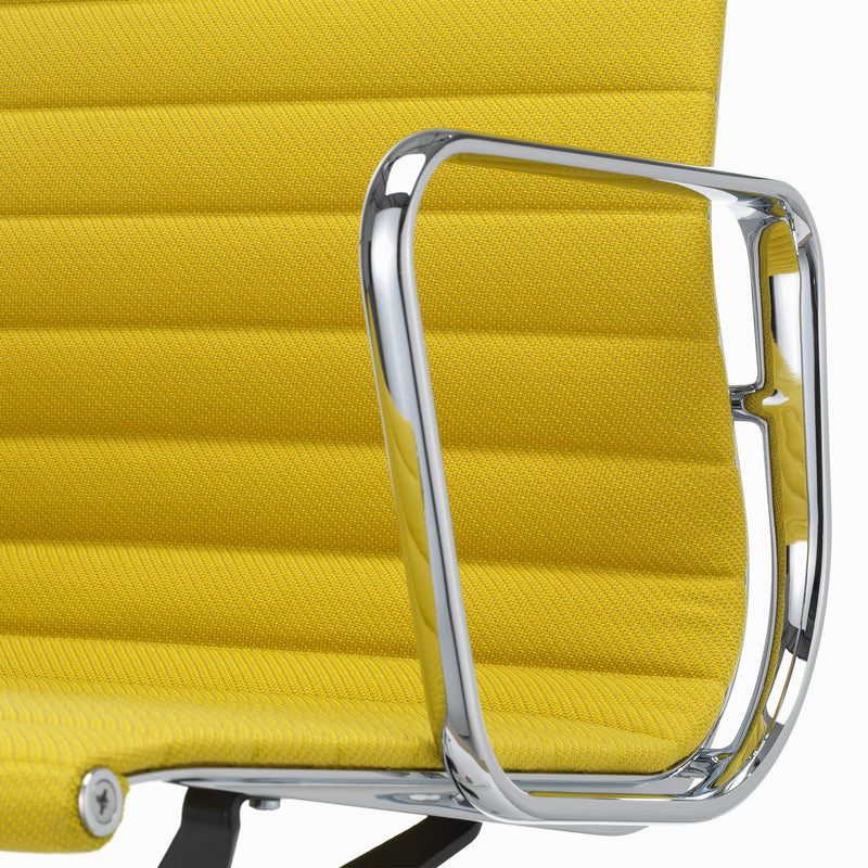 Vitra - EA 131 Bürostuhl mit Armlehnen