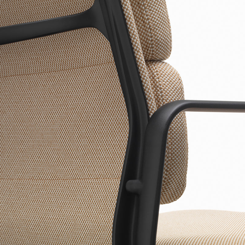 Vitra - Soft Pad Chair EA 231 Bürostuhl mit Armlehnen