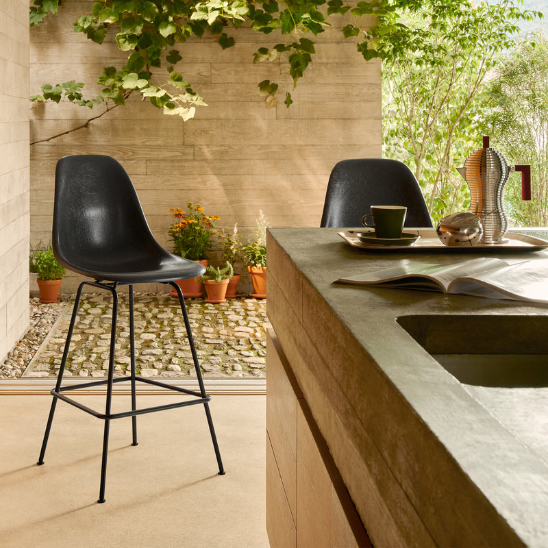 Vitra - Eames Fiberglass Barstuhl