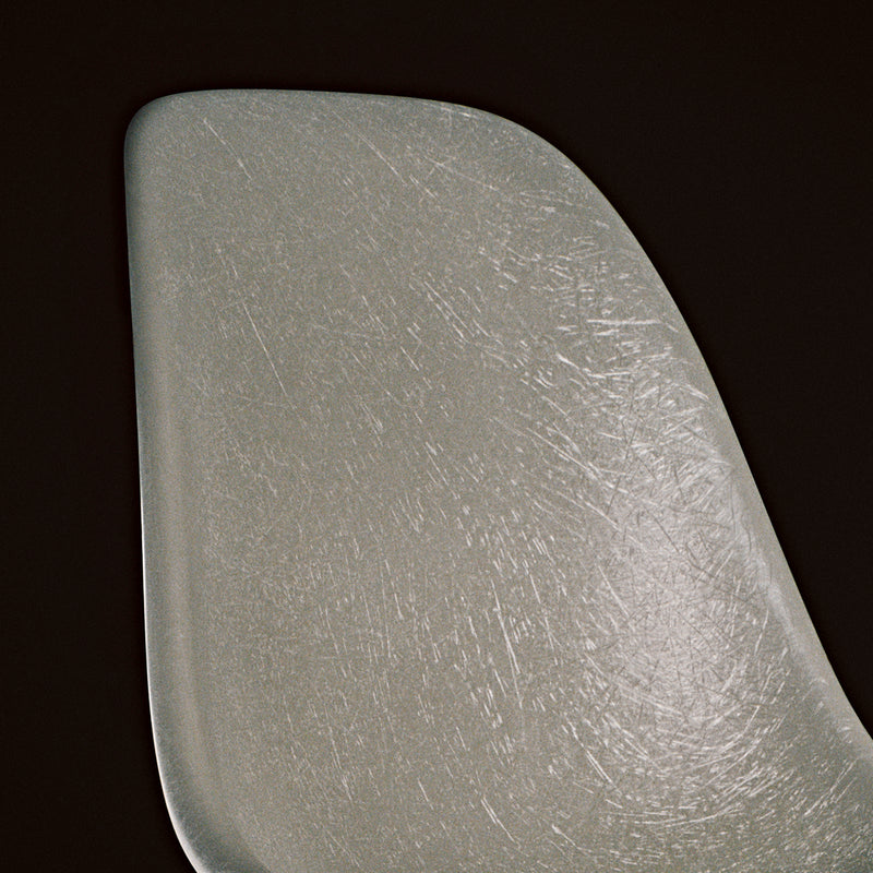 Vitra - Eames Fiberglass Side Chair DSW