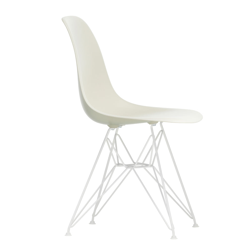 Vitra - Eames Plastic Side Chair DSR RE | kieselstein RE / weiß