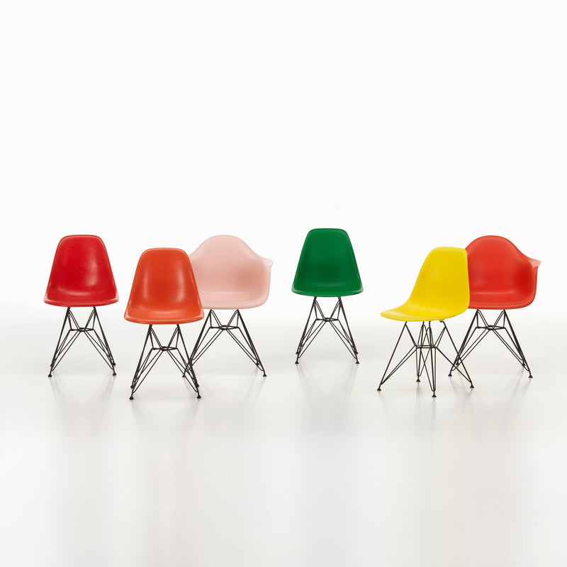 Vitra - Eames Fiberglass Armchair DAR