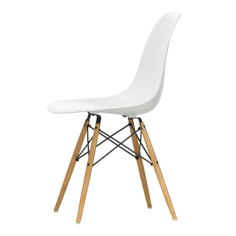 Vitra - Eames Plastic Side Chair DSW RE | Filzgleiter basic dark / weiß / Esche honigfarben