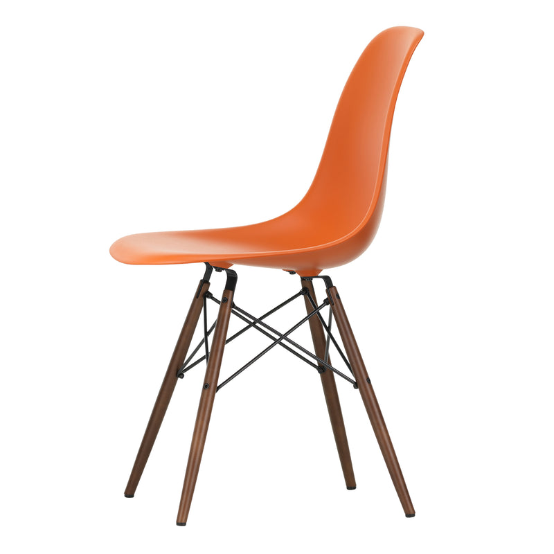 Vitra - Eames Plastic Side Chair DSW RE | Filzgleiter basic dark / rostorange RE / Ahorn dunkel 