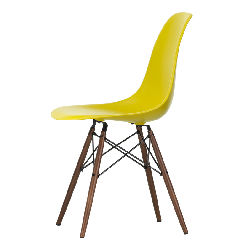 Vitra - Eames Plastic Side Chair DSW RE | Filzgleiter basic dark / senf RE / Ahorn dunkel 