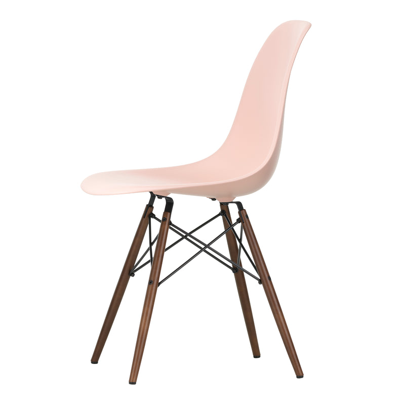 Vitra - Eames Plastic Side Chair DSW RE | Filzgleiter basic dark / zartrosé RE / Ahorn dunkel 