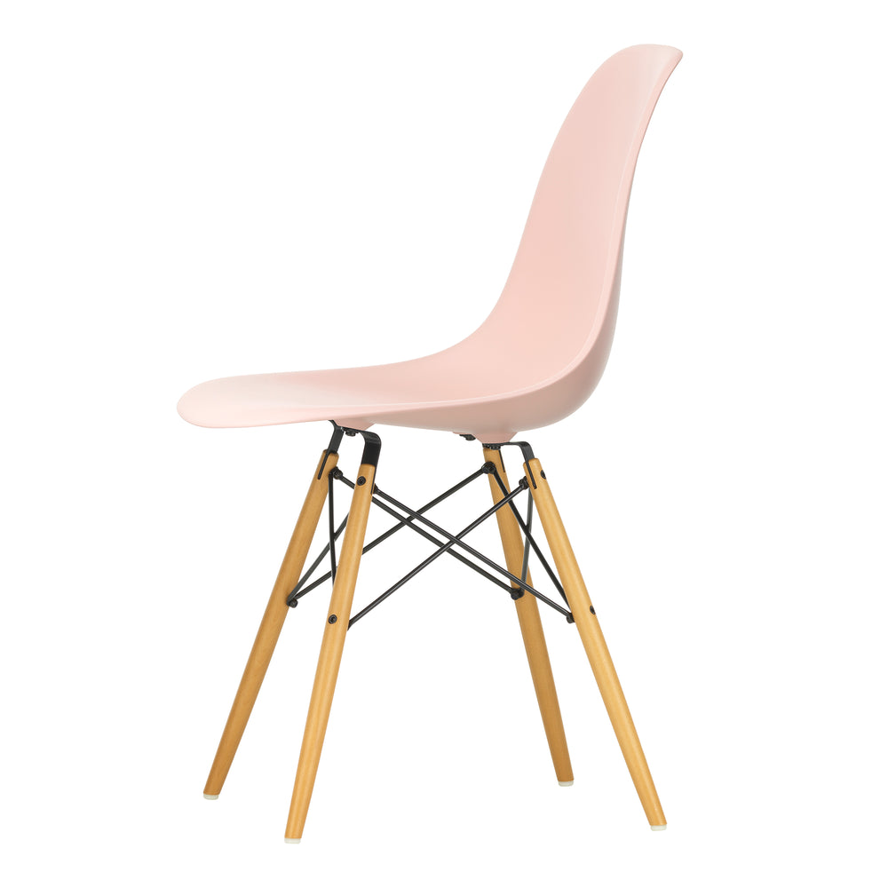 Vitra - Eames Plastic Side Chair DSW RE | Filzgleiter basic dark / zartrosé RE / Ahorn gelblich