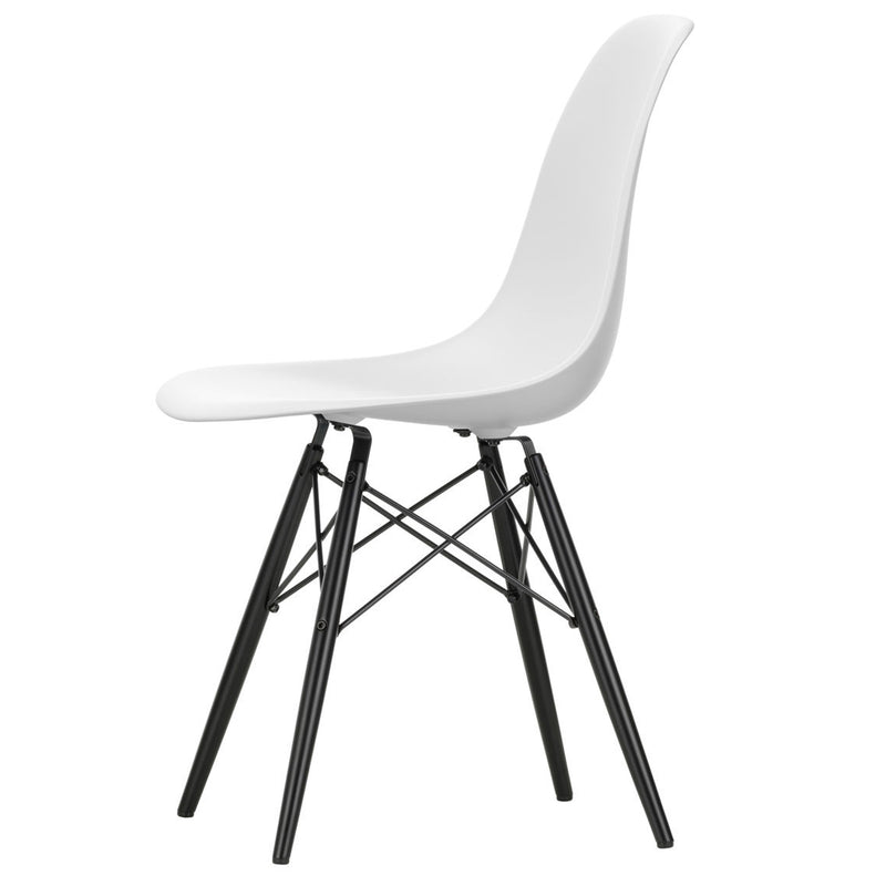 Vitra - Eames Plastic Side Chair DSW RE | Filzgleiter basic dark / cotton weiß RE / Ahorn schwarz