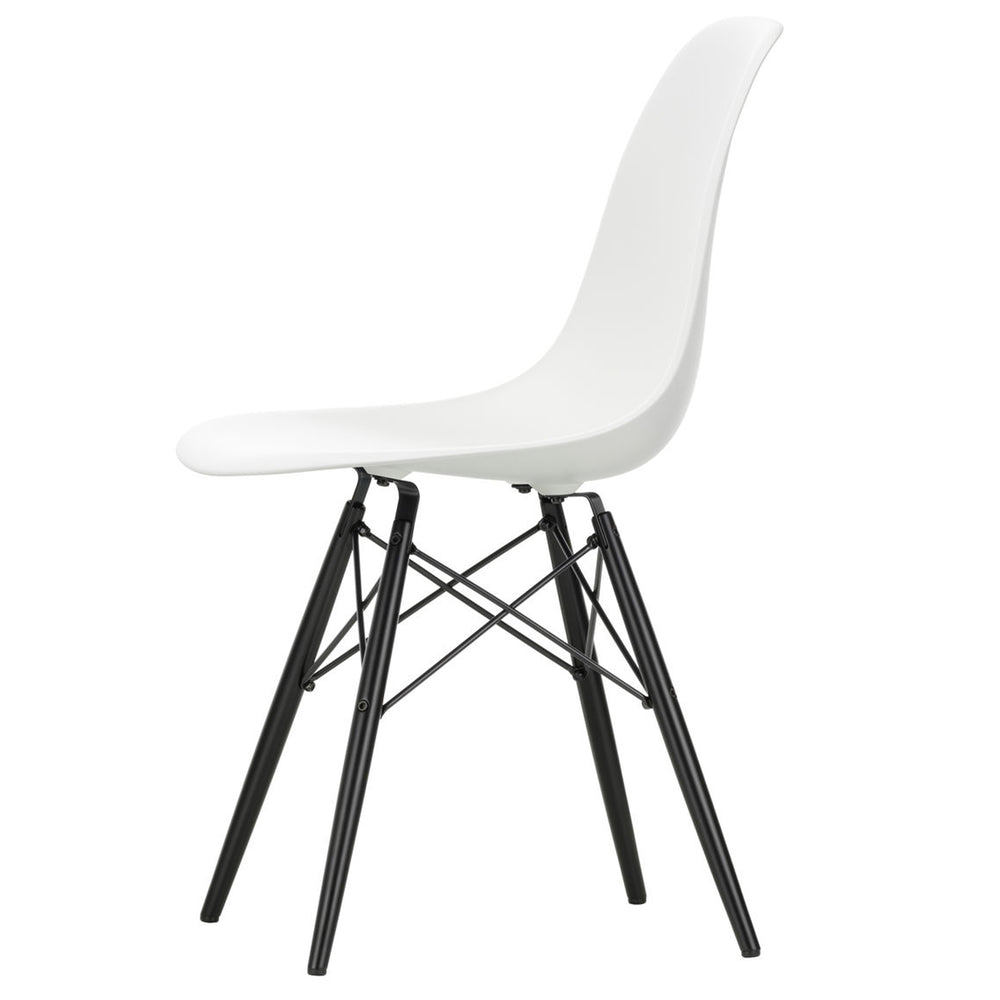 Vitra - Eames Plastic Side Chair DSW RE | Filzgleiter basic dark / weiß / Ahorn schwarz
