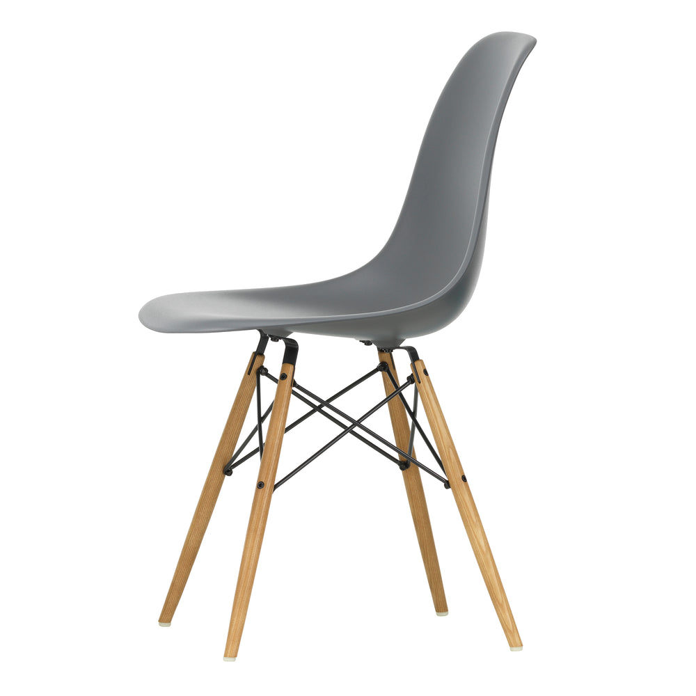 Vitra - Eames Plastic Side Chair DSW RE | Filzgleiter basic dark / granitgrau RE / Esche honigfarben