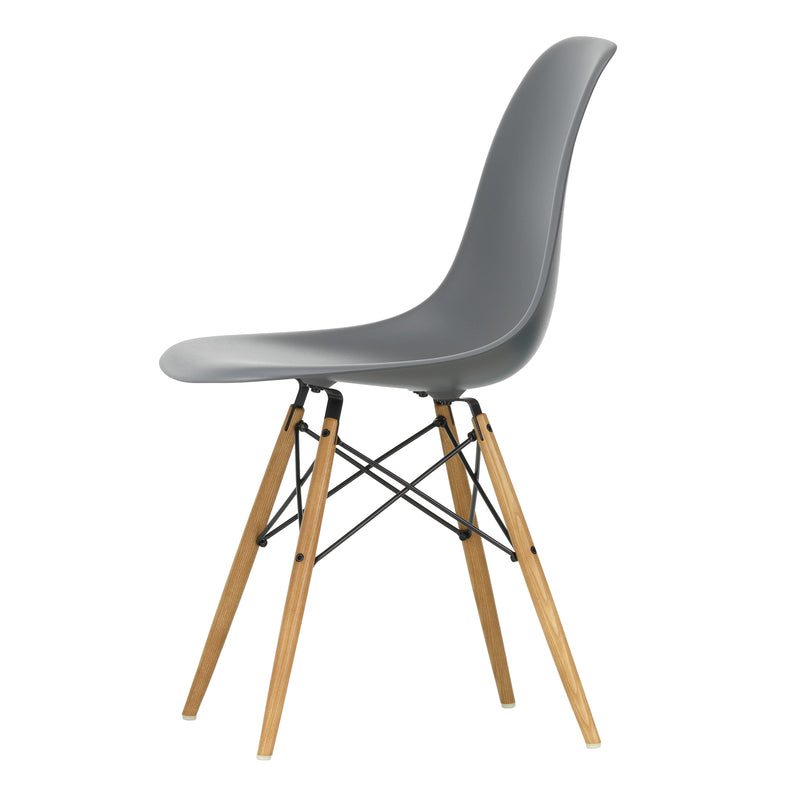 Vitra - Eames Plastic Side Chair DSW RE | Filzgleiter basic dark / granitgrau RE / Esche honigfarben
