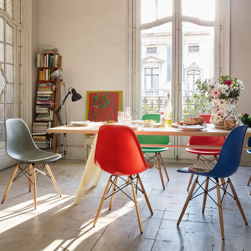 Vitra - Eames Plastic Side Chair DSW