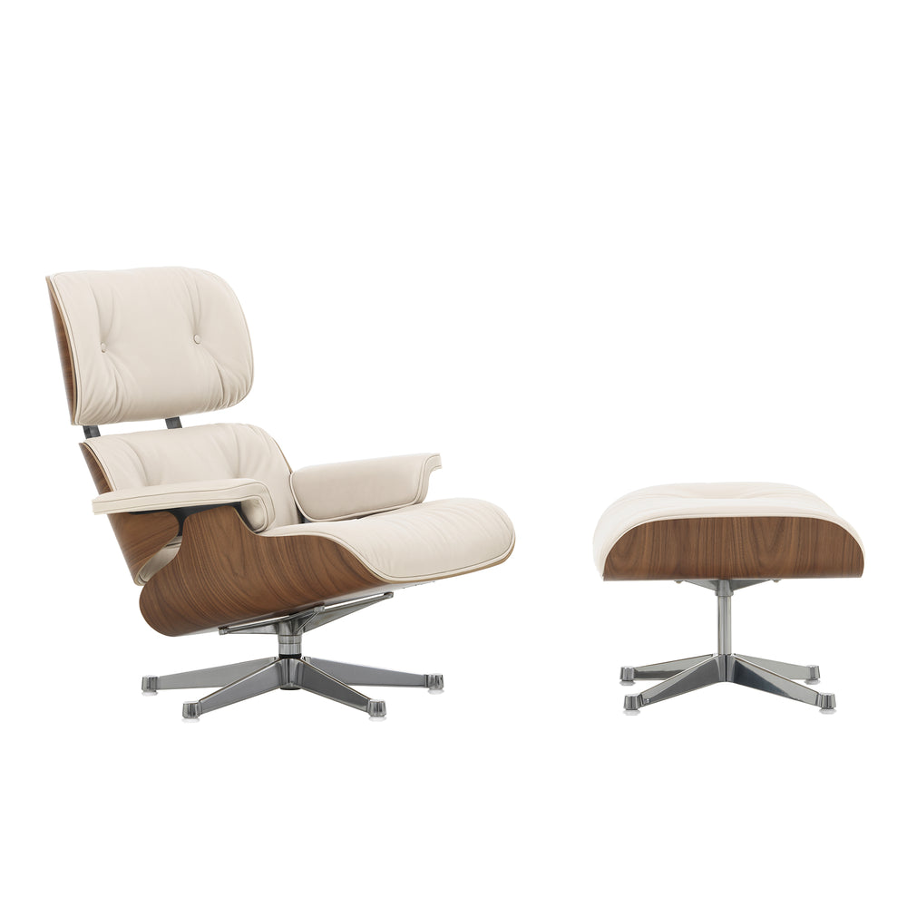 Vitra - Lounge Chair &amp; Ottoman | Leder Premium F 72 snow / Nussbaum natur / poliert