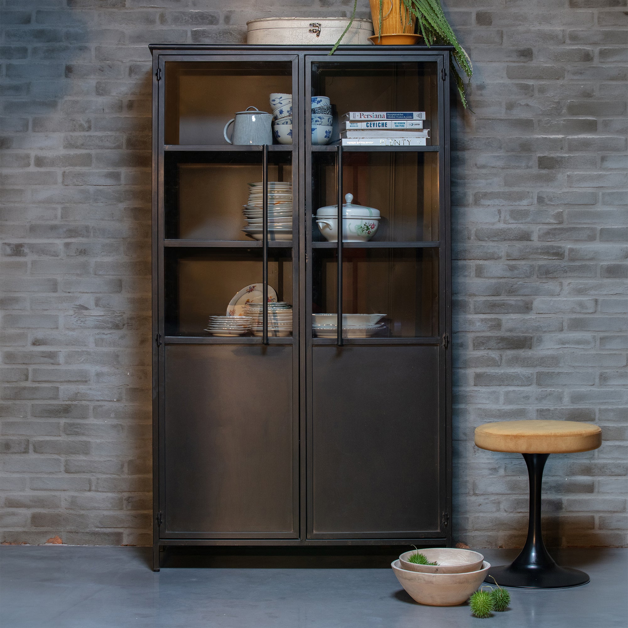 WOOOD - Exhibit Vitrinen Schrank | black