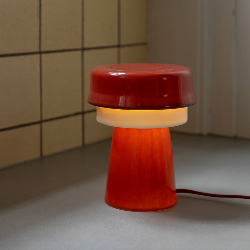 &amp;klevering - Hat Tischleuchte | red/white