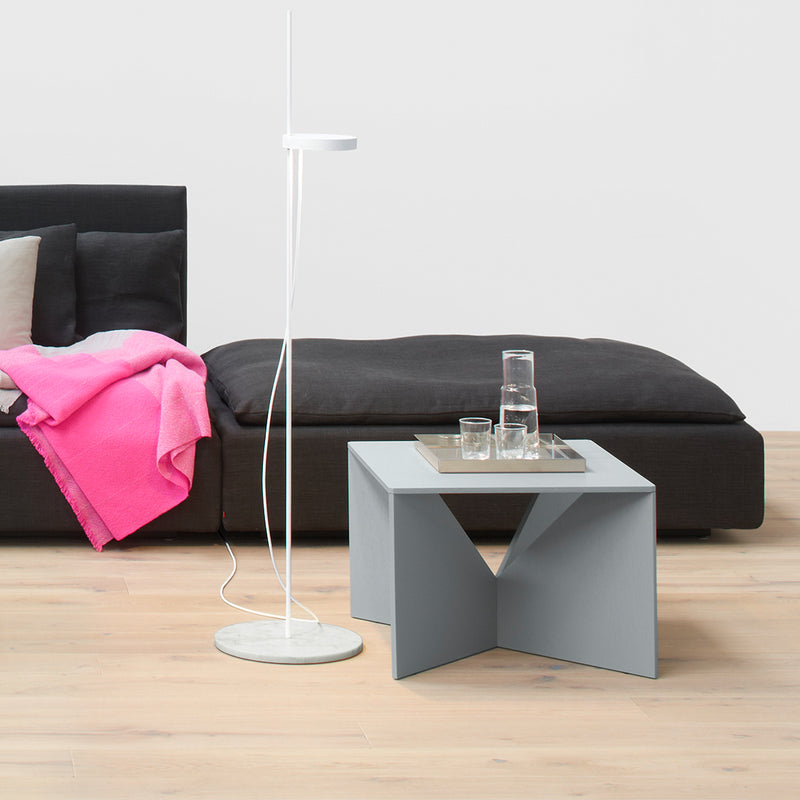 e15 - FK04 Calvert Couchtisch