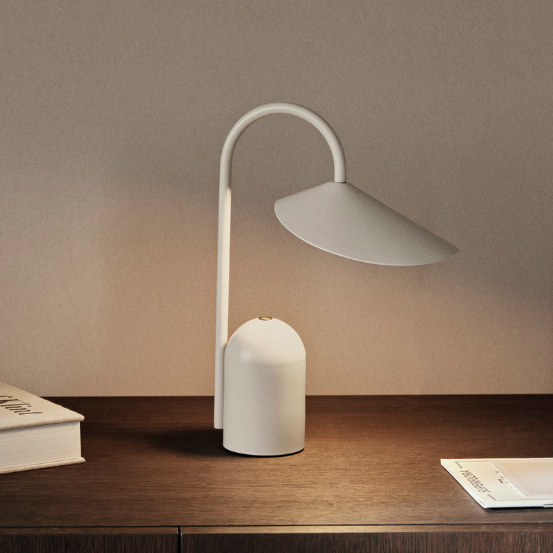 Ferm Living - Arum Akku LED-Tischleuchte