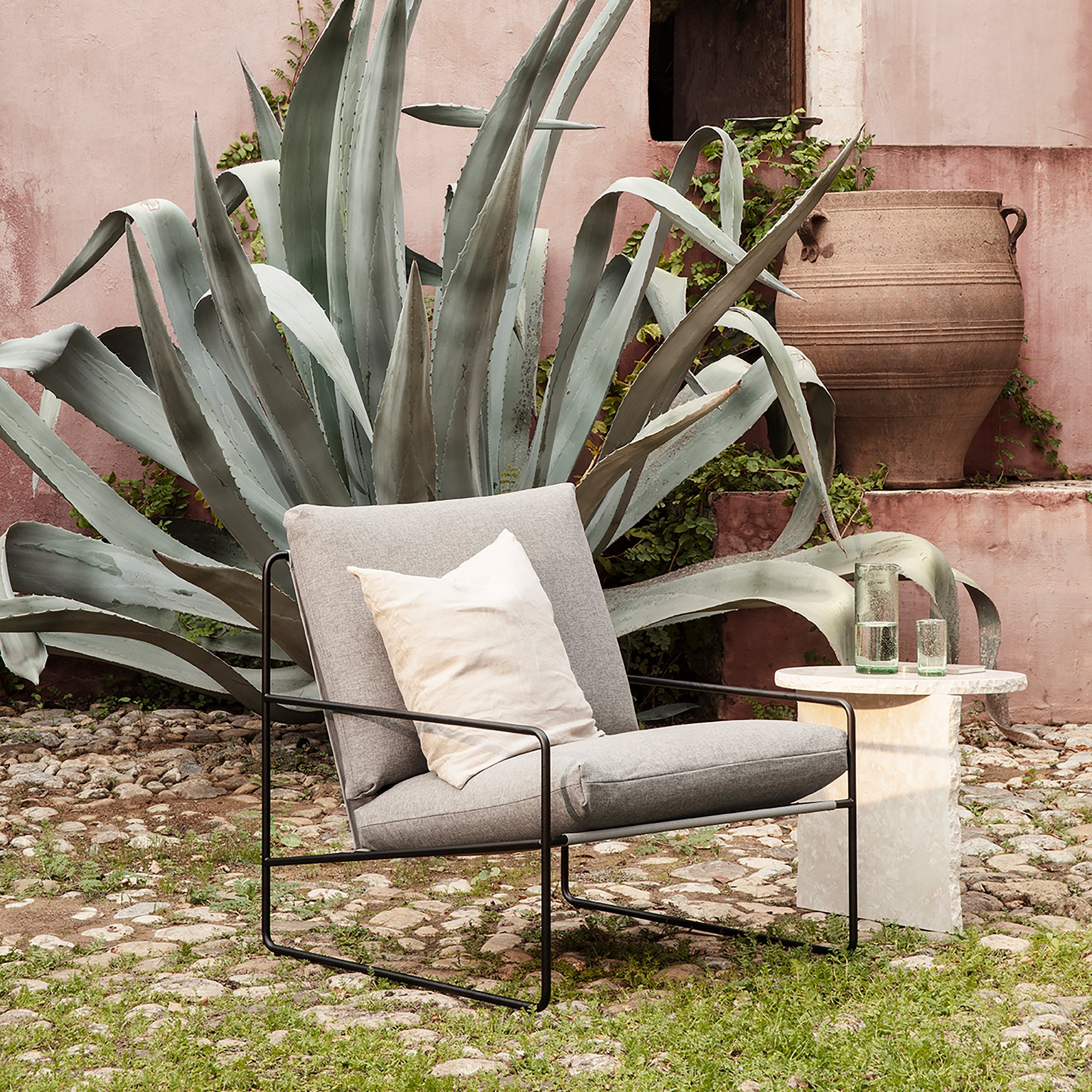 Ferm Living - Desert Dolce Outdoor Sessel | schwarz