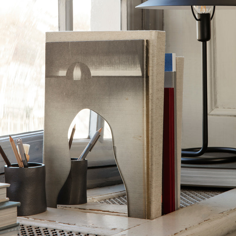 Ferm Living - Pond Buchstütze