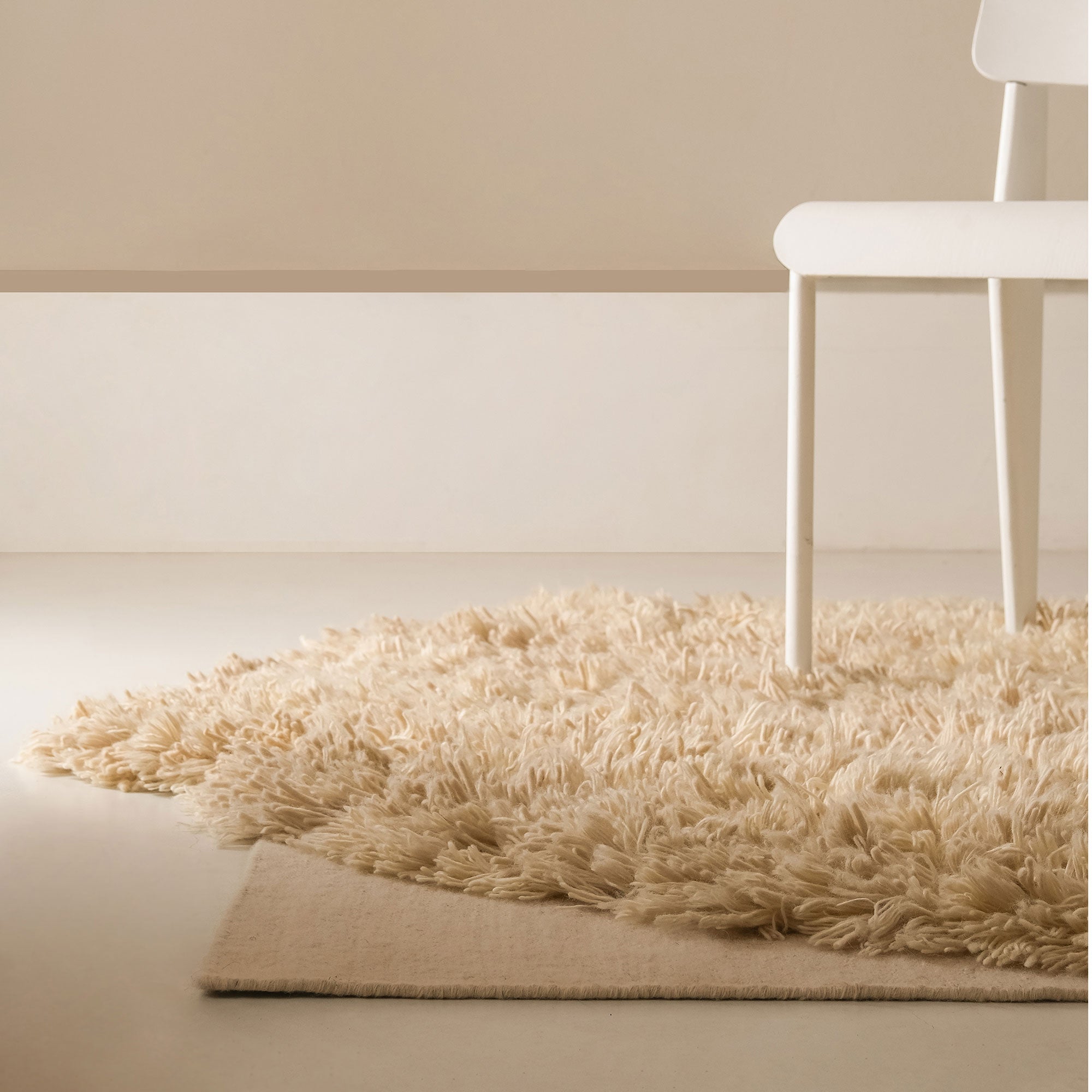 nanimarquina - Alga Teppich | 179 x 270 cm / off-white, 211 x 338 cm / off-white