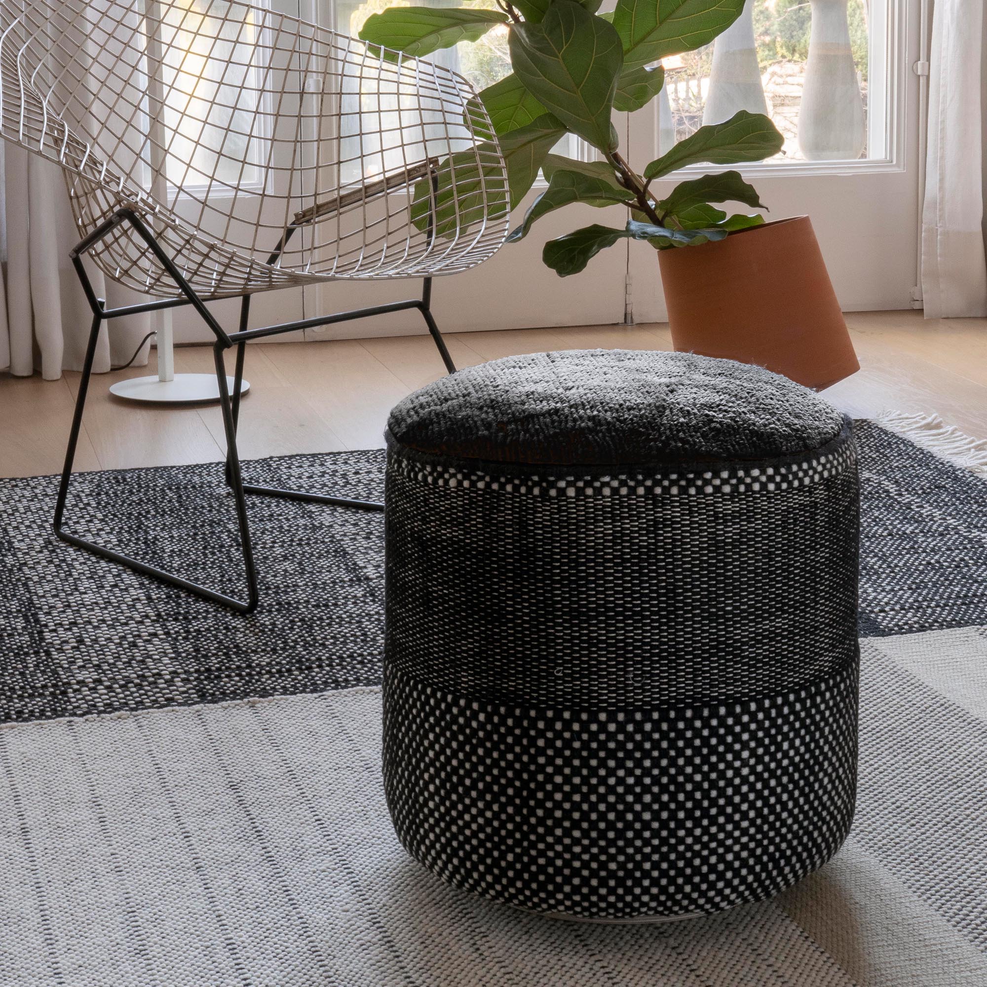 nanimarquina - Tres Persian Pouf | Ø 40 x H 43 cm / schwarz